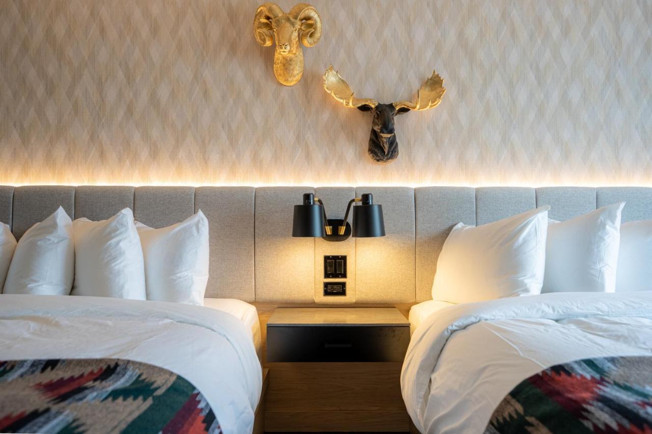 Mtn House By Basecamp Hotel Canmore Ngoại thất bức ảnh