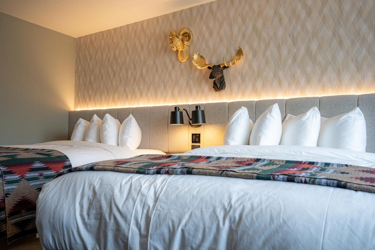 Mtn House By Basecamp Hotel Canmore Ngoại thất bức ảnh