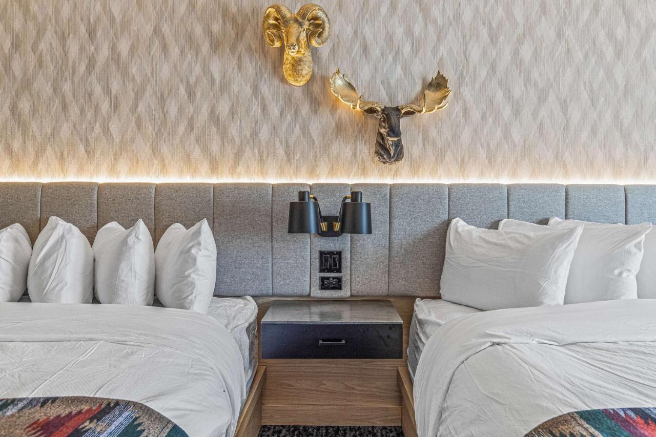 Mtn House By Basecamp Hotel Canmore Ngoại thất bức ảnh