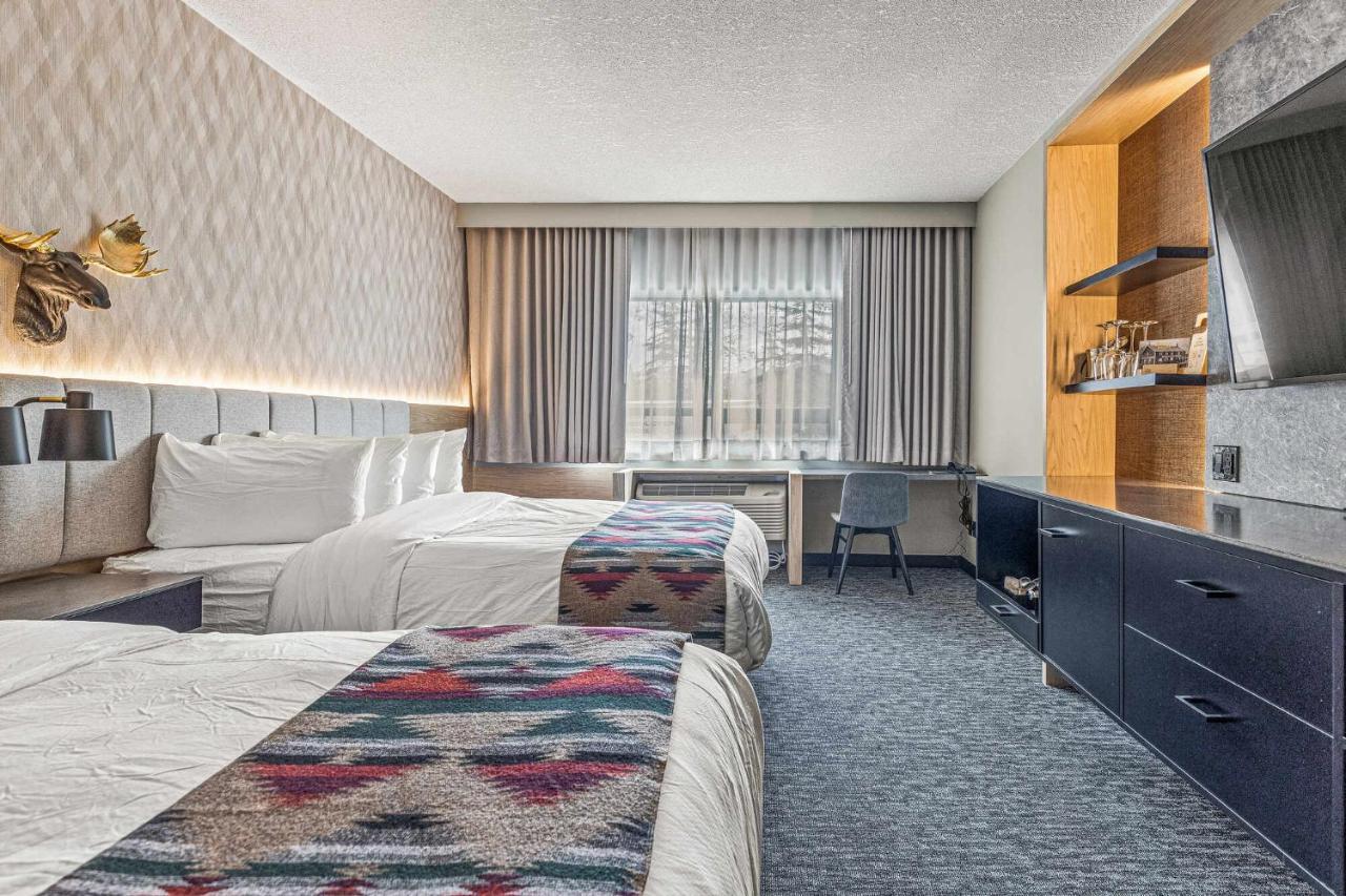Mtn House By Basecamp Hotel Canmore Ngoại thất bức ảnh
