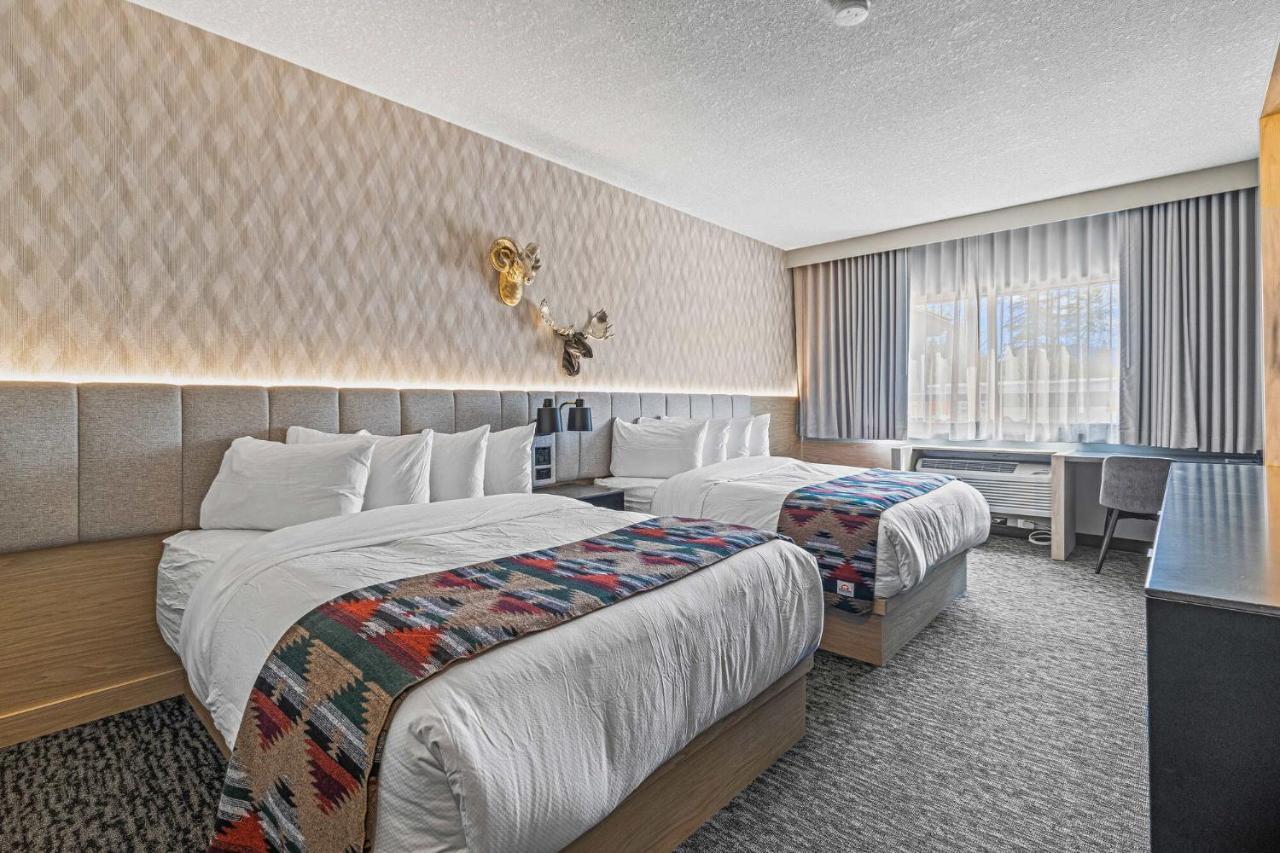 Mtn House By Basecamp Hotel Canmore Ngoại thất bức ảnh