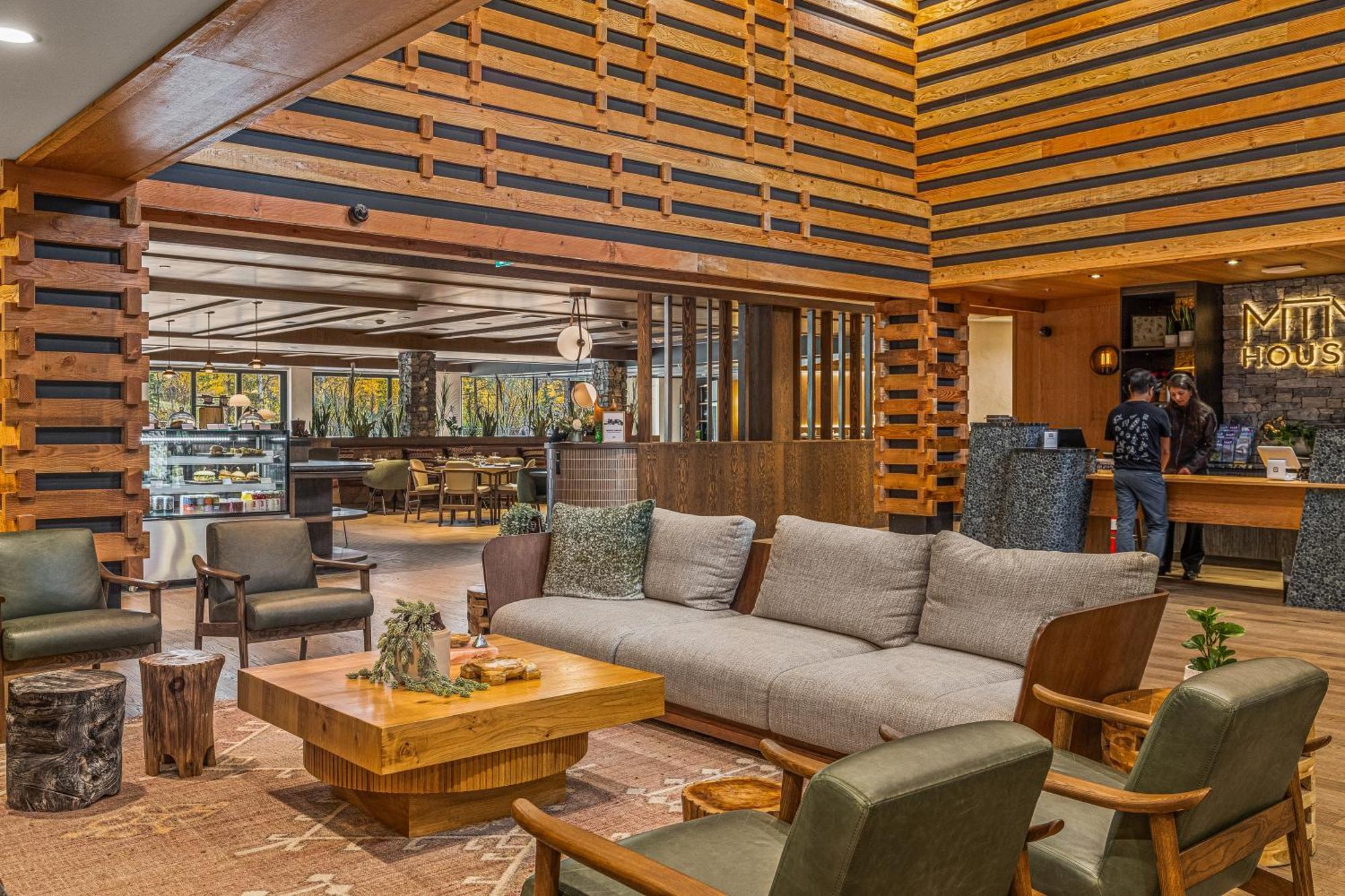Mtn House By Basecamp Hotel Canmore Ngoại thất bức ảnh