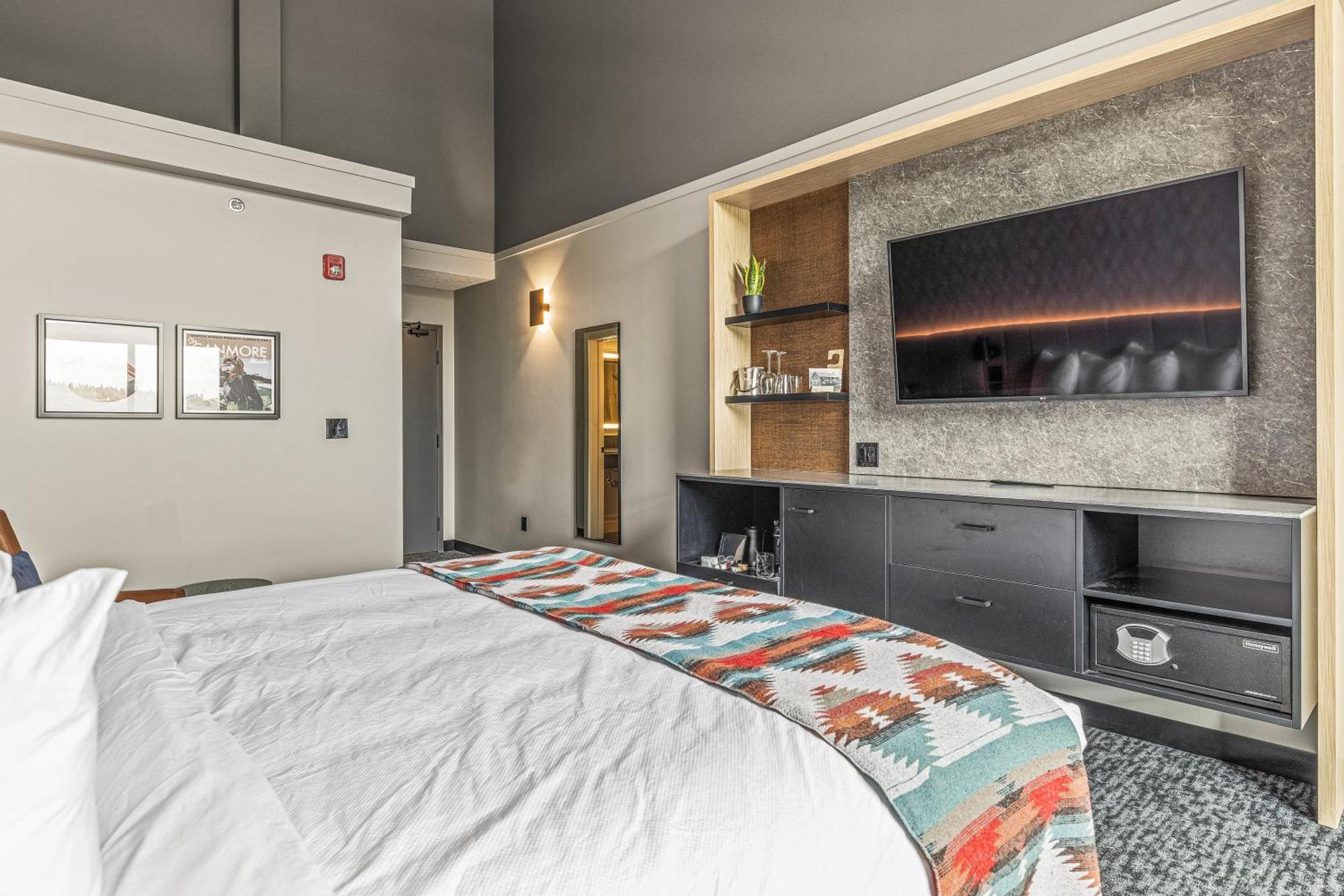 Mtn House By Basecamp Hotel Canmore Ngoại thất bức ảnh