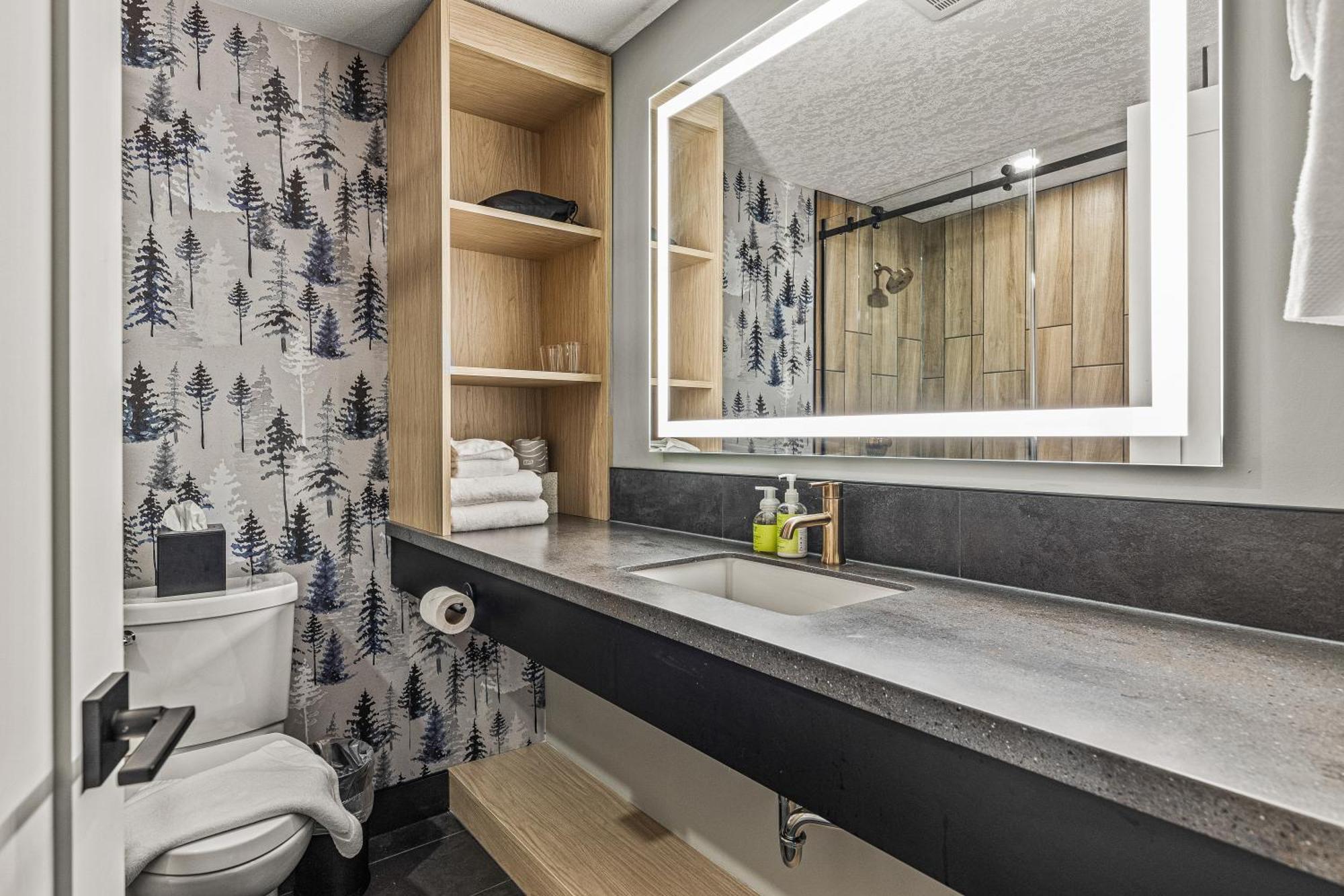 Mtn House By Basecamp Hotel Canmore Ngoại thất bức ảnh