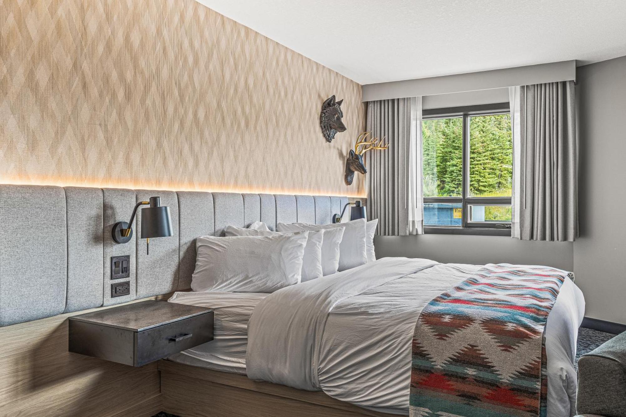 Mtn House By Basecamp Hotel Canmore Ngoại thất bức ảnh