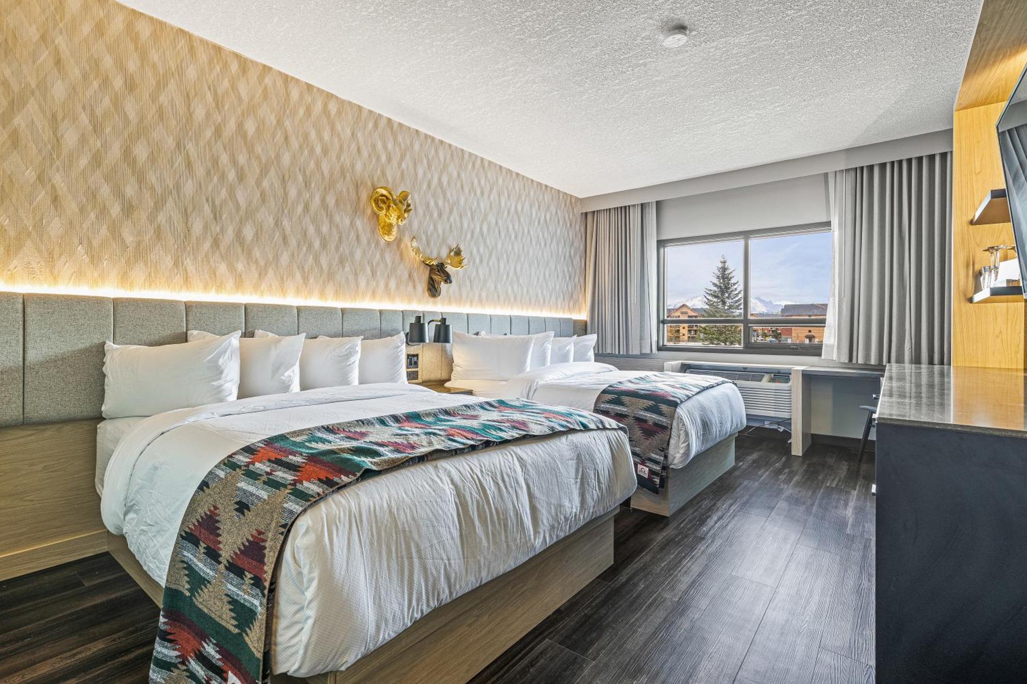 Mtn House By Basecamp Hotel Canmore Ngoại thất bức ảnh