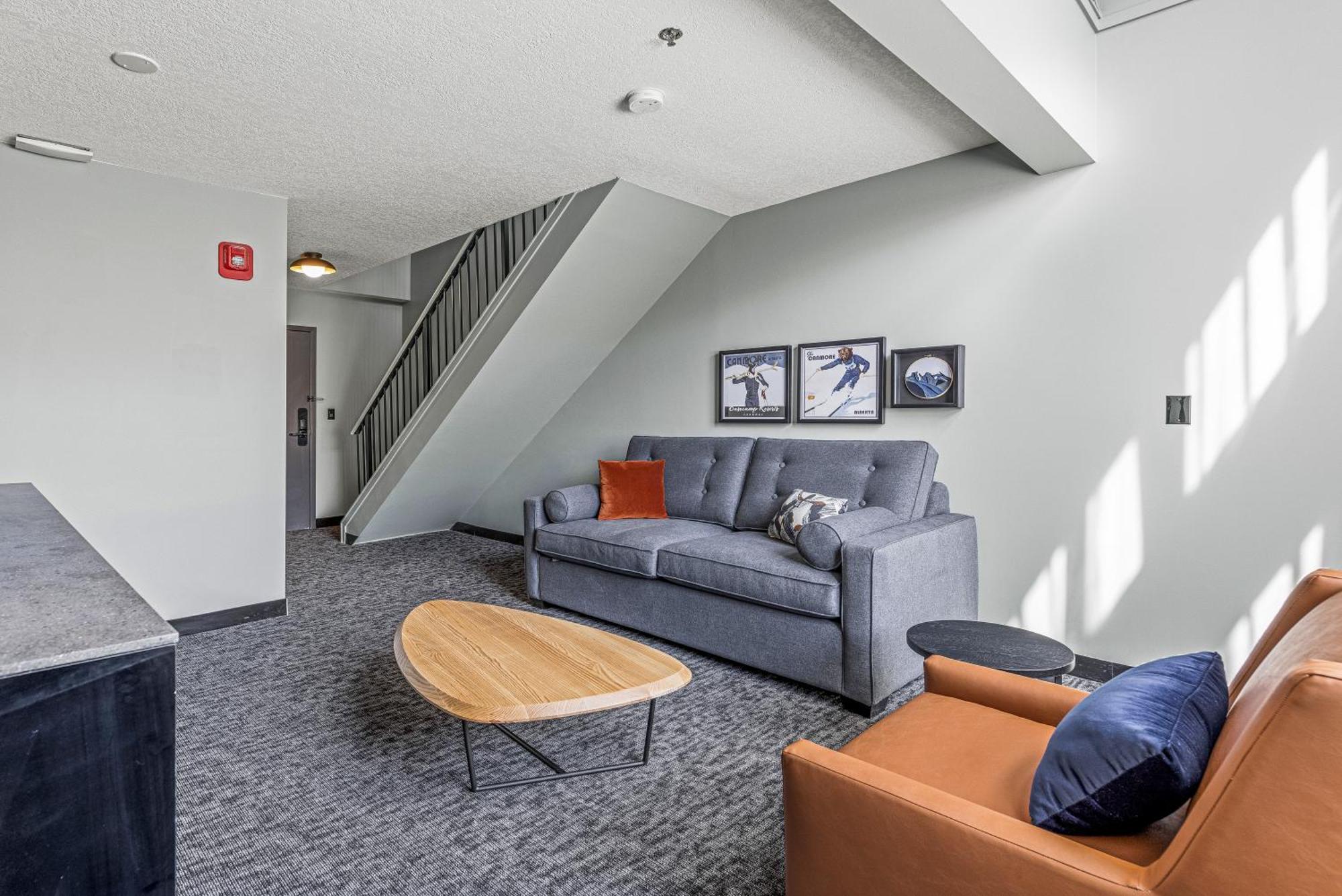 Mtn House By Basecamp Hotel Canmore Ngoại thất bức ảnh